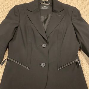 Black tailored blazer